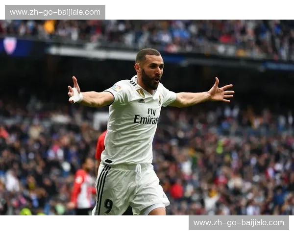 血与金的咆哮：当博拉尔特球场迎来沙特鲁，这不仅仅是一场足球赛